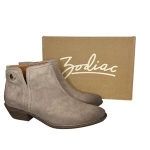New Zodiac Grey faux suede Madison Boots booties 9.5 Mushroom